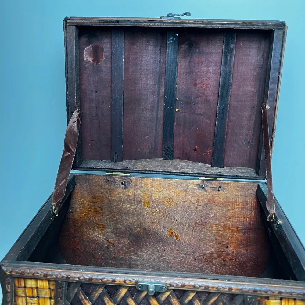 Vintage Woven Wicker Rattan Wood Storage Trunk Chest Brown Boho Decorative Box